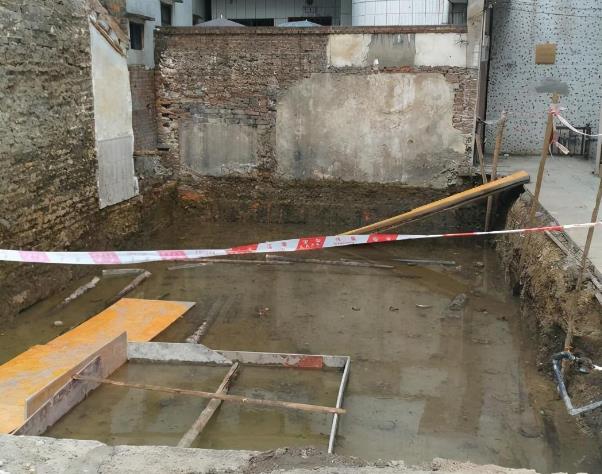 松木樁+筏板基礎(chǔ)才是基礎(chǔ)中的“戰(zhàn)斗機(jī)”,沒見過的朋友開開眼界