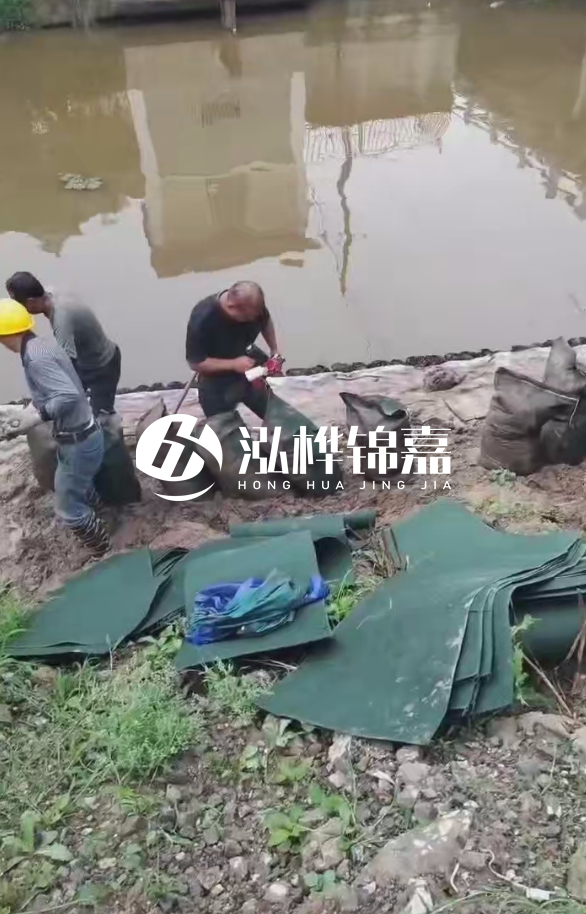 鄭州專業挖機打木樁-地基加固中挖機打木樁的優勢？