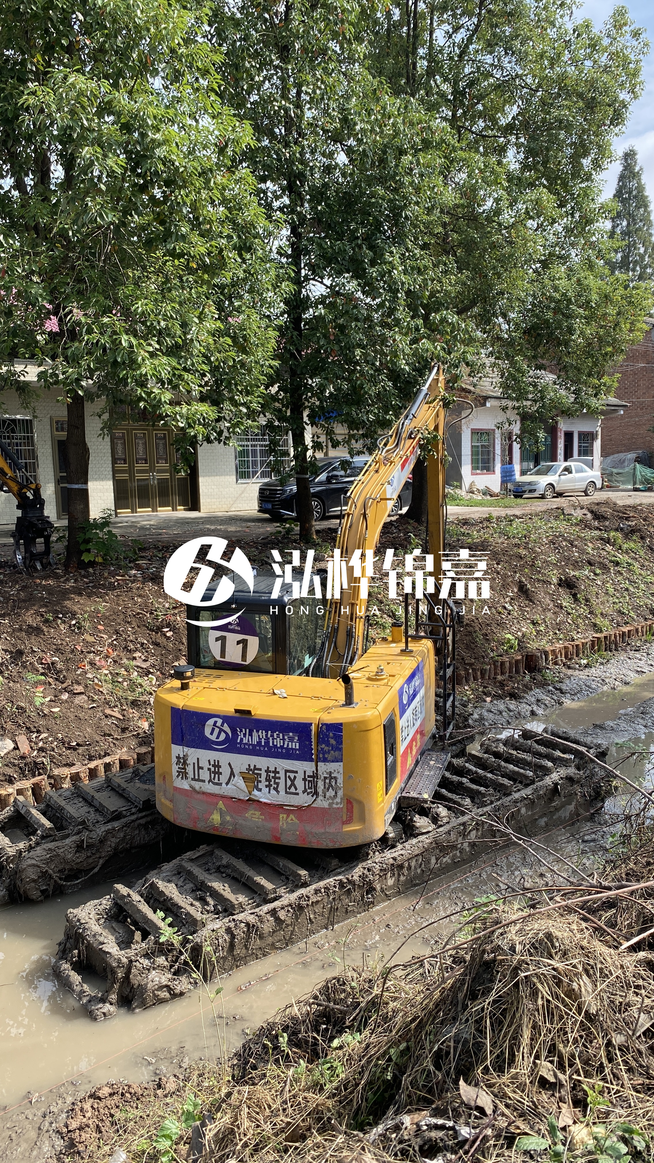 邢臺挖機打木樁專業施工-挖掘機打木樁打直技巧?