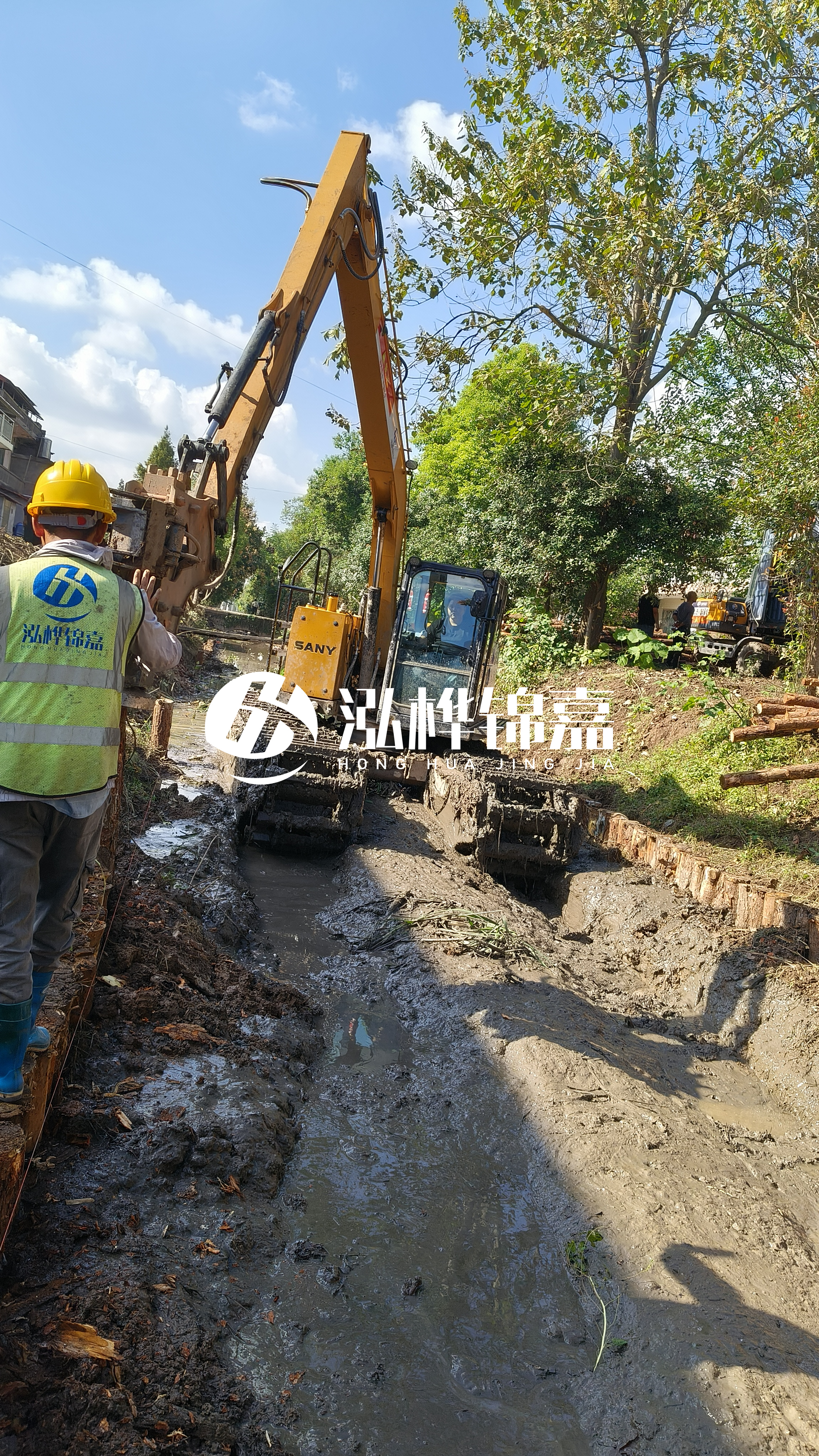 松原挖機打木樁專業施工-打仿木樁6米多少錢?