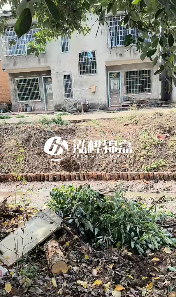 漳州挖機打木樁專業施工-挖機打木樁在狹窄河道邊怎么操作?