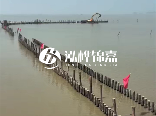 河道護(hù)坡打樁對河岸保護(hù)有何作用?河道松木樁水面需要預(yù)留多長?